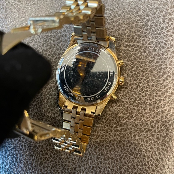 Michael Kors Watch - Picture 4 of 4